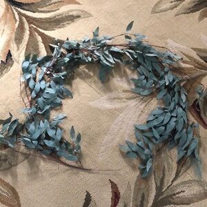 *MAKE OFFER. DONATING JANUARY 1. * 6FT GREEN LEAF GARLAND